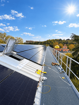 Centrale solaire en toiture aux Hérons