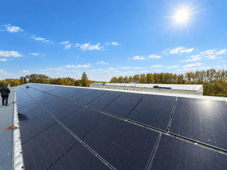 Centrale solaire en toiture aux Hérons