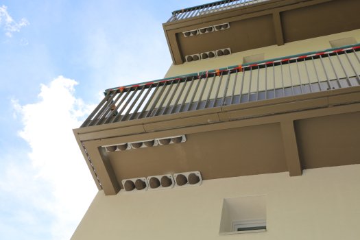 Les Hérons - Nids pour hirondelles sous les coursives