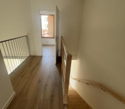 À louer : T3 Duplex Neuf en RDC avec terrasse et jardin – Construction écologique en terre crue – Cornebarrieu – Parking inclus