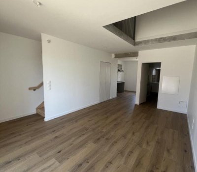À louer : T3 Duplex Neuf en RDC avec terrasse et jardin – Construction écologique en terre crue – Cornebarrieu – Parking inclus