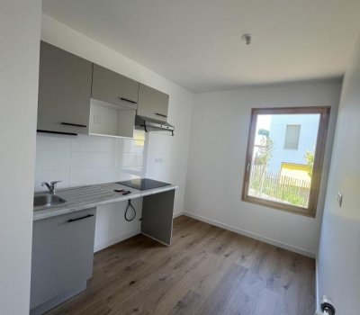 À louer : T3 Duplex Neuf en RDC avec terrasse et jardin – Construction écologique en terre crue – Cornebarrieu – Parking inclus