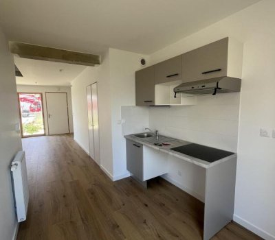 À louer : T3 Duplex Neuf en RDC avec terrasse et jardin – Construction écologique en terre crue – Cornebarrieu – Parking inclus