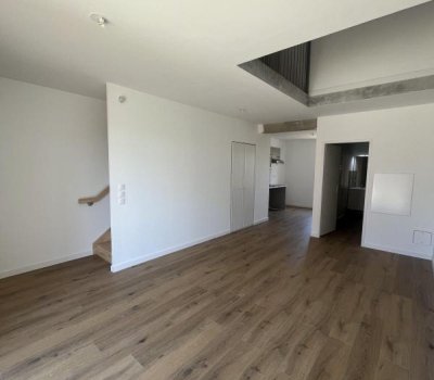 Villa mitoyenne T3 Duplex neuve avec terrasse et jardin – Construction écologique en terre crue – Cornebarrieu – Parking inclus