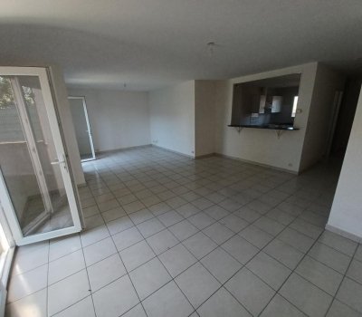 À louer : Villa T3 spacieuse à Saint-Jean – Résidence CLAIR DE LUNE