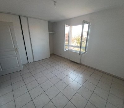 À louer : Villa T3 spacieuse à Saint-Jean – Résidence CLAIR DE LUNE