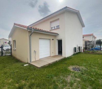 Villa Mitoyenne T4 Duplex – Terrasse & jardin – Seilh – Parking inclus