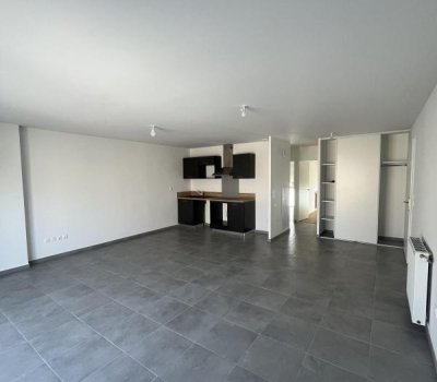 À louer : T3 lumineux avec balcon – Résidence Baglin 4 à Seilh – 1er étage – 65,28 m² – Parking inclus