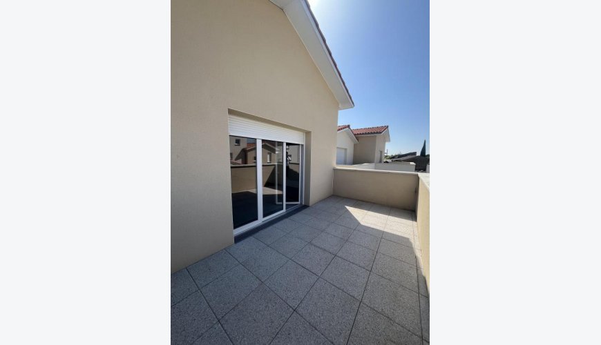 À louer : T3 lumineux avec balcon – Résidence Baglin 4 à Seilh – 1er étage – 65,28 m² – Loyer 939,44 € – Parking inclus