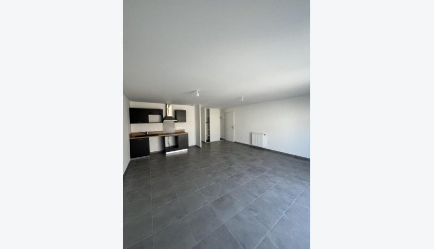 À louer : T3 lumineux avec balcon – Résidence Baglin 4 à Seilh – 1er étage – 65,28 m² – Loyer 939,44 € – Parking inclus