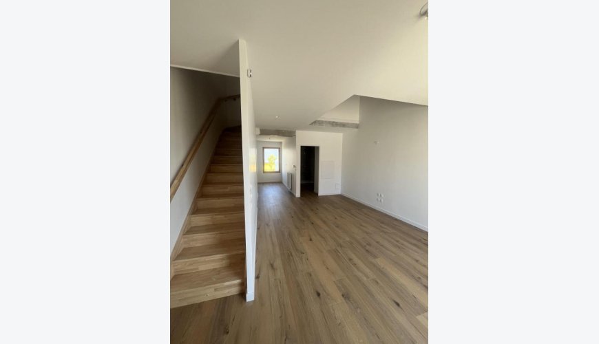 À louer : T3 Duplex Neuf en RDC avec terrasse et jardin – Construction écologique en terre crue – Cornebarrieu – Parking inclus