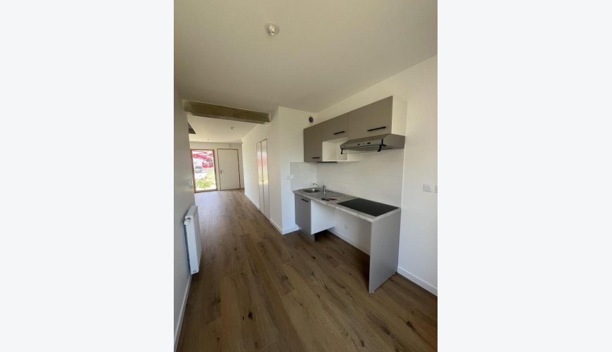 À louer : T3 Duplex Neuf en RDC avec terrasse et jardin – Construction écologique en terre crue – Cornebarrieu – Parking inclus