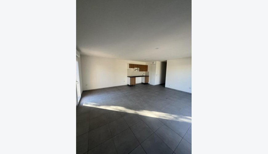 T4 Rez-de-chaussée – Le 160 – Logement unique en RDC – Parking inclus