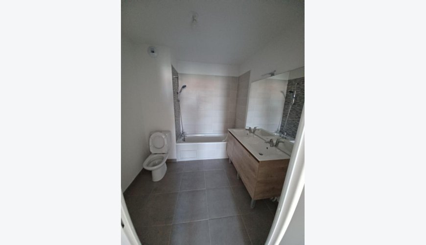 À louer : T3 neuf avec balcon en 7ème et dernière étage DISPONIBLE – Résidence LE VENT DES CIMES – Toulouse