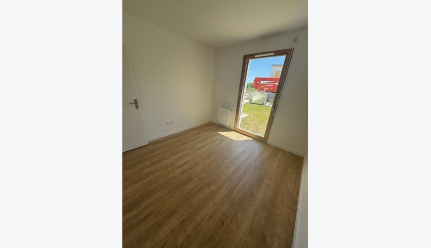 T3 LUMINEUX AVEC JARDIN, CUISINE EQUIPEE & PARKING EXTERIEUR - SECTEUR CORNEBARRIEU