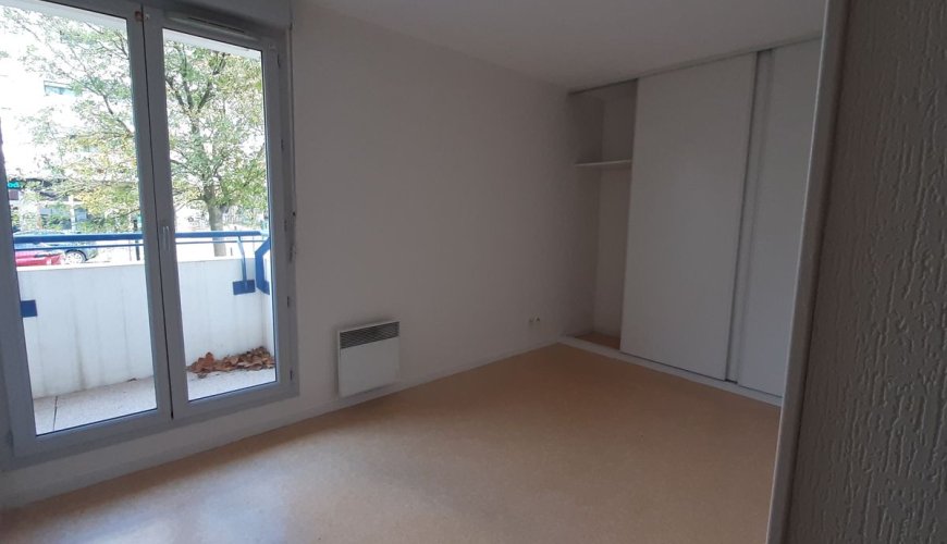 TOULOUSE AV DE LOMBEZ - T5 - A VENDRE