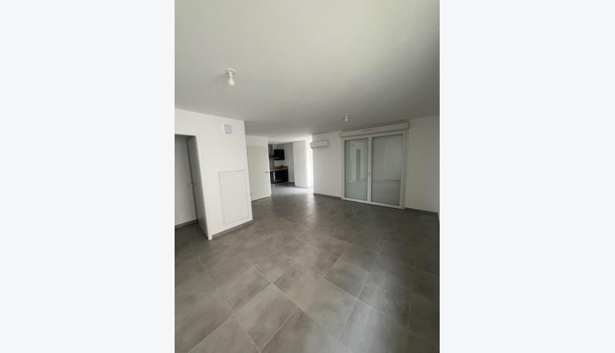 Villa Mitoyenne T4 Duplex – Terrasse & jardin – Seilh – Parking inclus