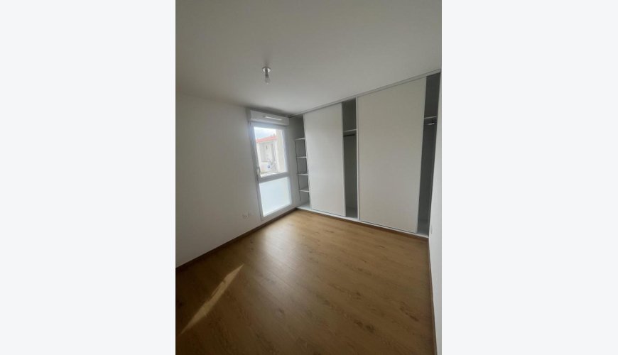 Villa Mitoyenne T4 Duplex – Terrasse & jardin – Seilh – Parking inclus