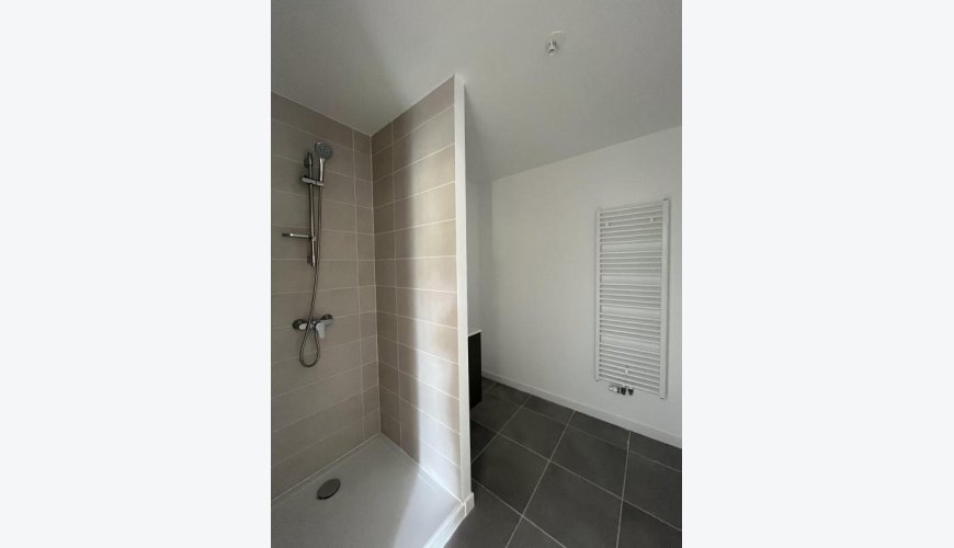 À louer : T4 Neuf en Dernier Étage avec Loggia – Suite parentale – Construction écologique en terre crue – Cornebarrieu