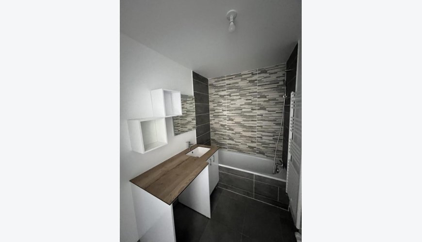 À louer : T3 récent avec terrasse – Résidence VILLA VERDE – Seilh